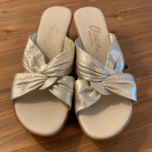 Onex Women's Puffy Sandals size 40 - Picture 2 of 8